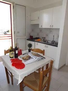 Baia Di Carlino Tourist דירה *