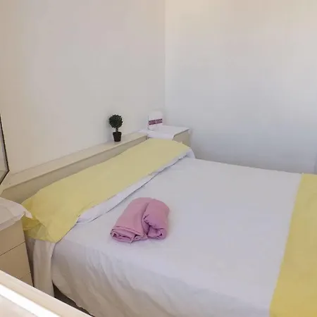 Baia Di Carlino Tourist דירה *