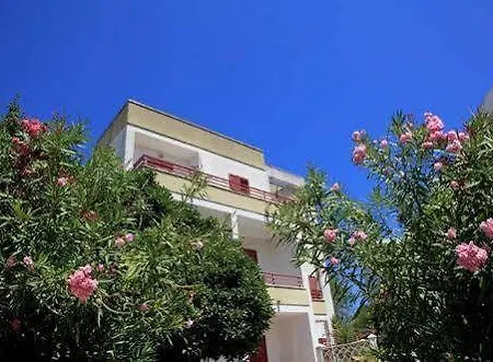 Baia Di Carlino Tourist דירה גאליפולי