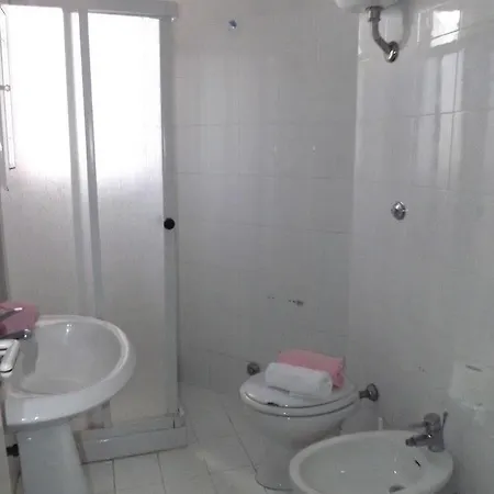 Baia Di Carlino Tourist דירה *