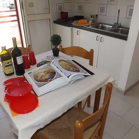 Baia Di Carlino Tourist דירה גאליפולי