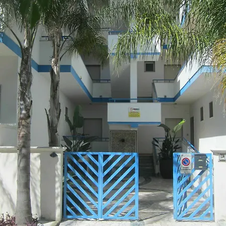 Baia Di Carlino Tourist גאליפולי